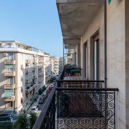 Hostdomus - Black Pearl Alassio