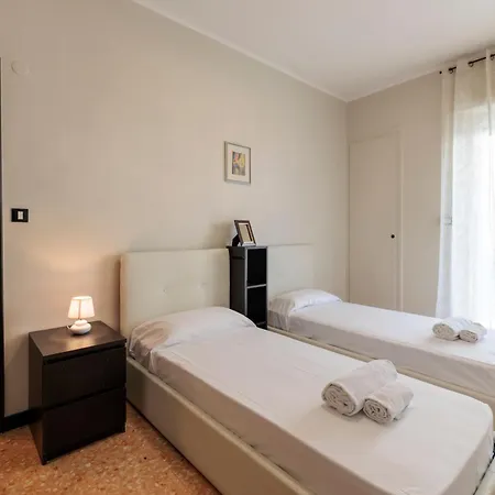 Hostdomus - Black Pearl * Alassio