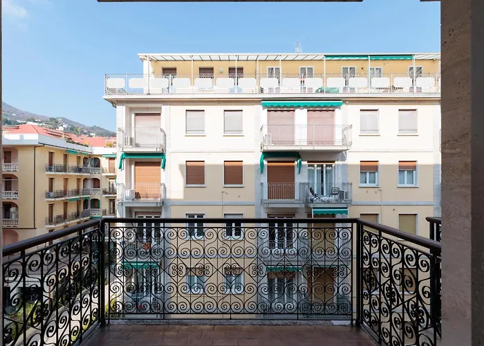 Hostdomus - Black Pearl *